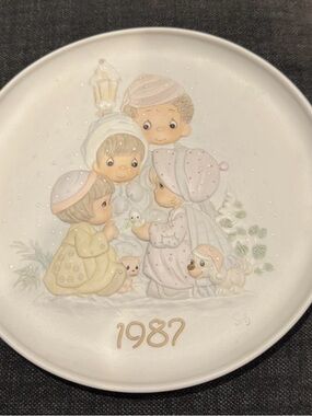 1987 Precious Moments Collector Plate - My Peace I Give Unto Thee